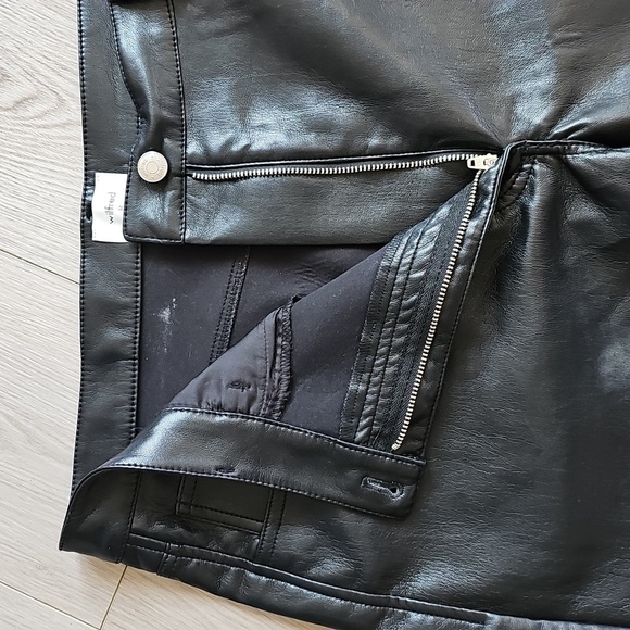 Wilfred Mercury High Waisted Vegan Leather Pleather Shorts, Size 12 - Picture 10 of 15